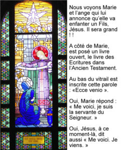 Annonciation, vitrail de Jean Coquet - chapelle des auxiliaires du Sacerdoce - Paray le Monial